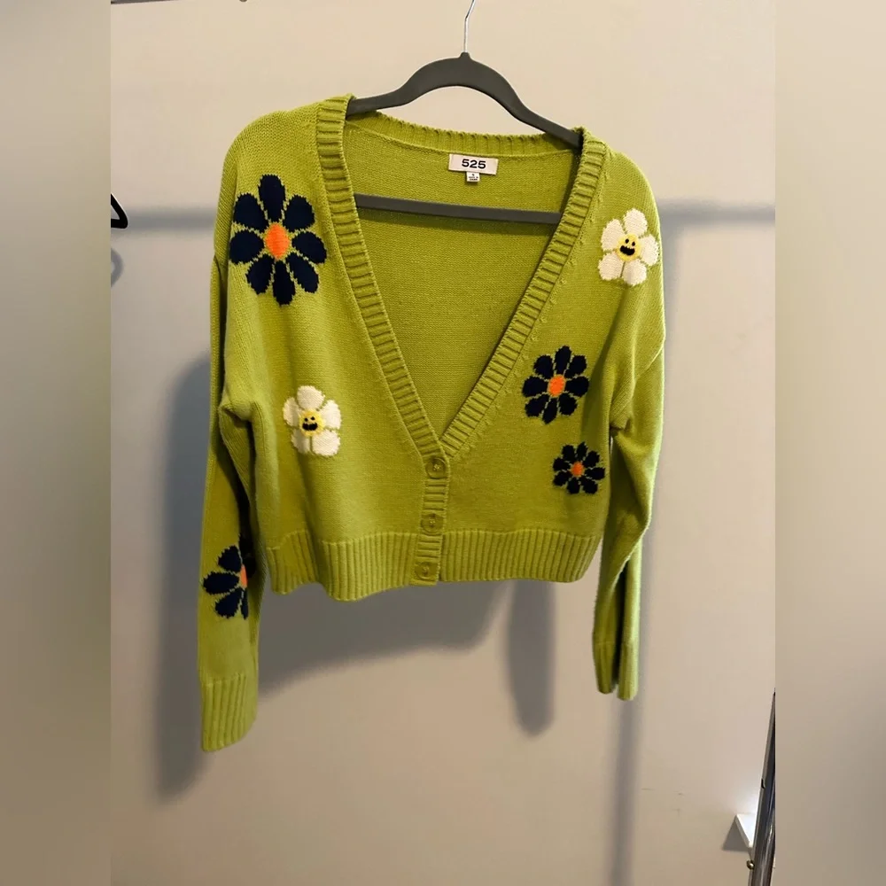 525 AMERICA: Button-Front Flower Cardigan - Picture 2 of 4
